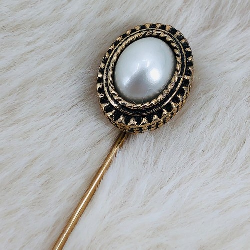 Vtg Sarah Coventry Faux Pearl Oval Gold Tone Stick Pin
