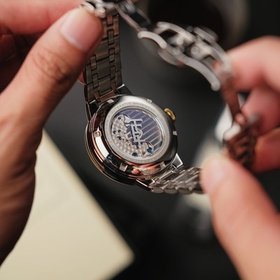 Pre-owned Thomas Earnshaw Barallier Double Barrel Automatic Gold White Watch - Brand