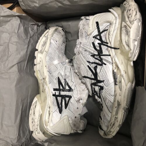 NIB BALENCIAGA WOMEN'S RUNNER GRAFFITI SNEAKER IN WHITE | eBay NIB BALENCIAGA WOMEN'S RUNNER GRAFFITI SNEAKER IN WHITE | eBay