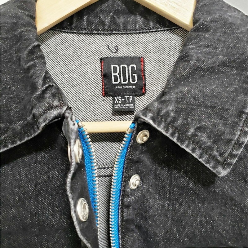 BDG Urban Outfitters Cropped Black 