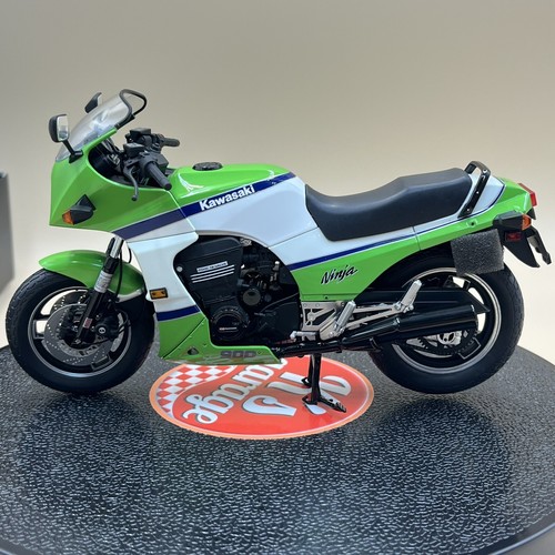 Wit’s マイルストーン　1/12 キリン　モヒ＋GPZ900R 改 スタチュー＋バイクセット 1/12 キリン モヒ＋GPZ900R改[マイル