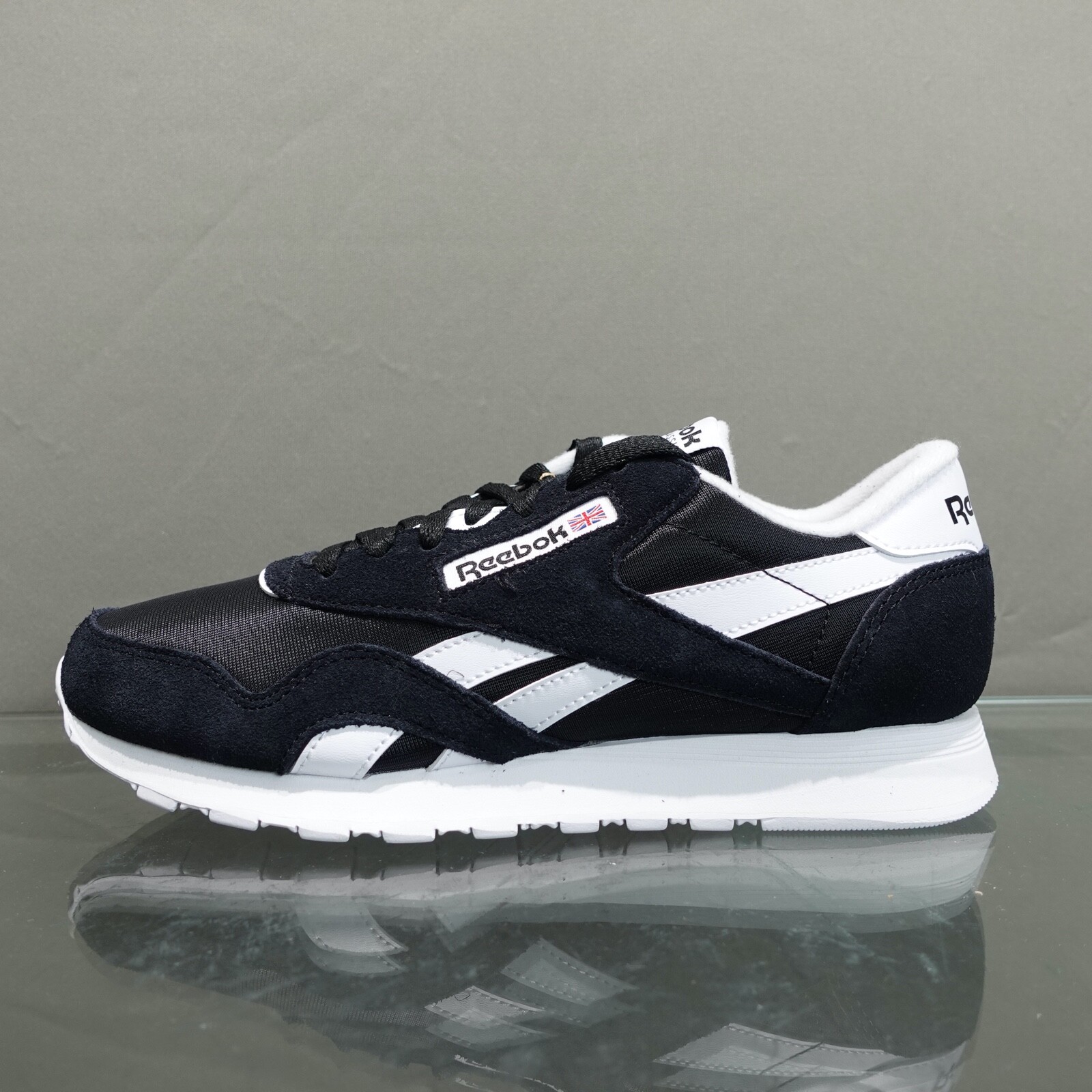 

Мужские кроссовки Reebok Classic Nylon, размер 7, черные кроссовки, Черный, Reebok Classic Nylon