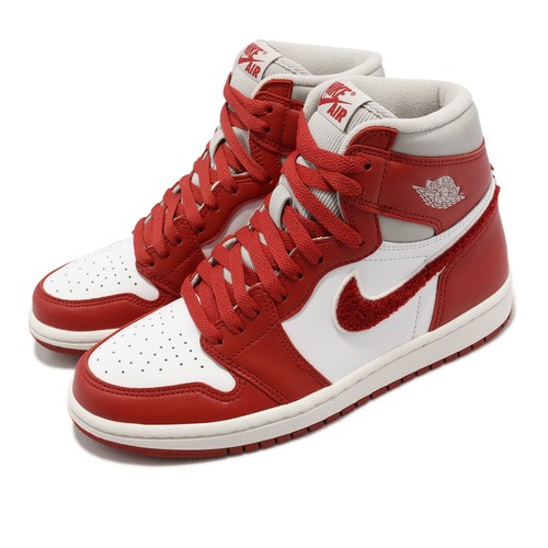 

Красные женские туфли Nike Wmns Air Jordan 1 Retro HI OG Newstalgia Chenille DJ4891-061, Красный, Wmns Air Jordan 1 Retro Hi Og