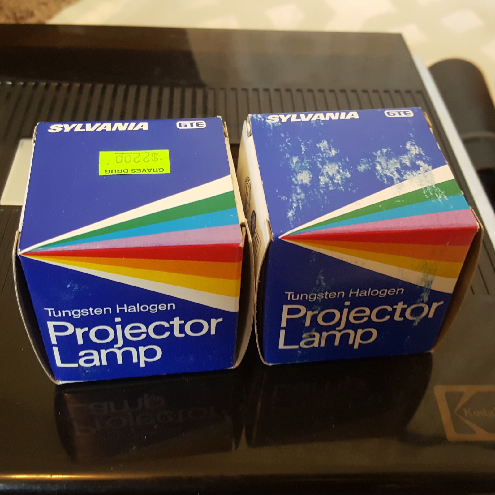 Vtg Kodak Carousel Custom 860 H Slide Projector w/ 2 Carousels & Projector Lamps