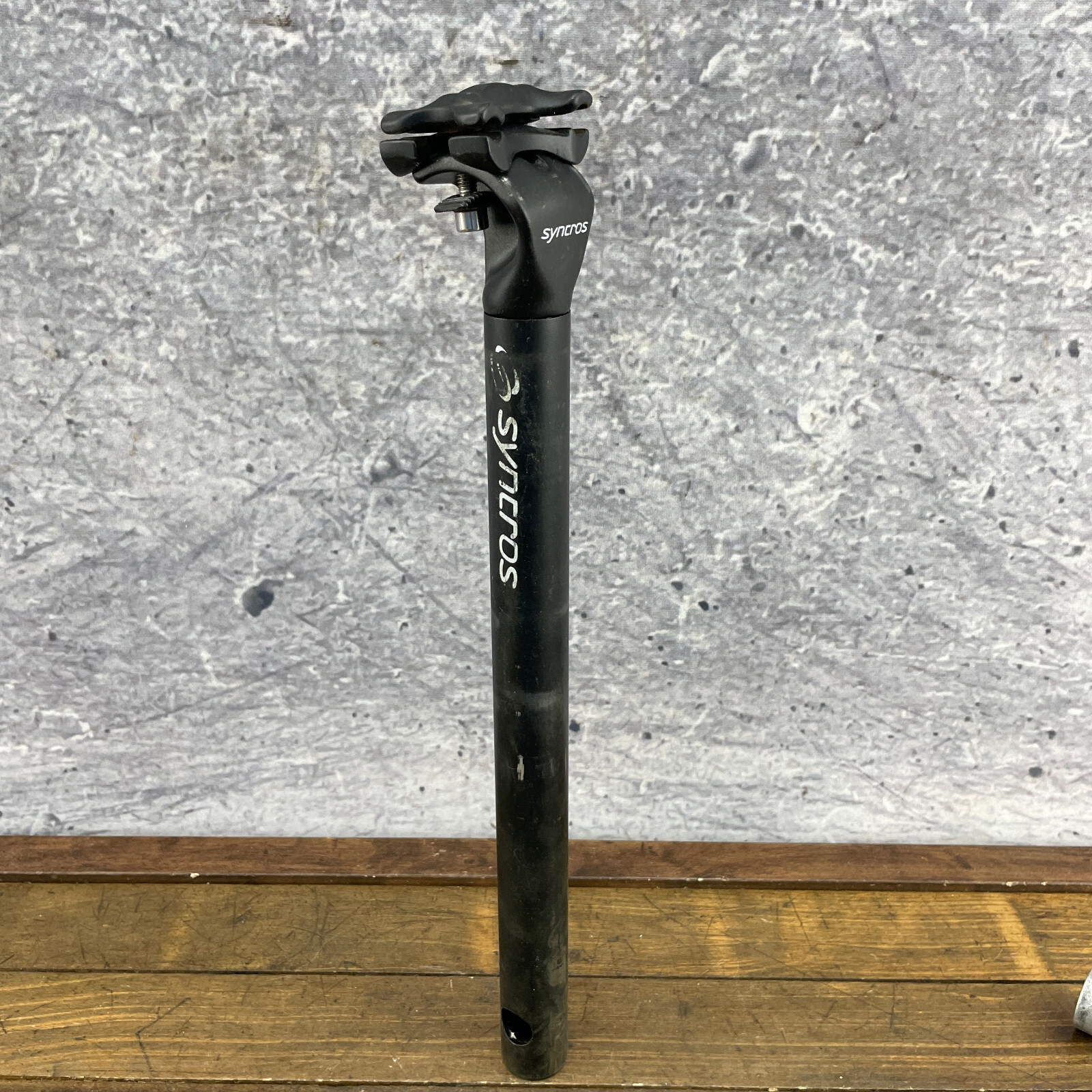 シンクロス SYNCROS シートポスト チタン 27.2mm × 330mm ロゴ消え
