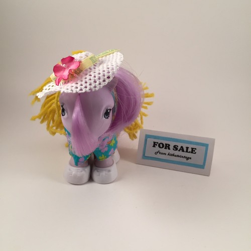 My Little Pony - HAVING A LUAU Hawaiian Pony Wear Outfit - Vintage G1 Hat Parrot