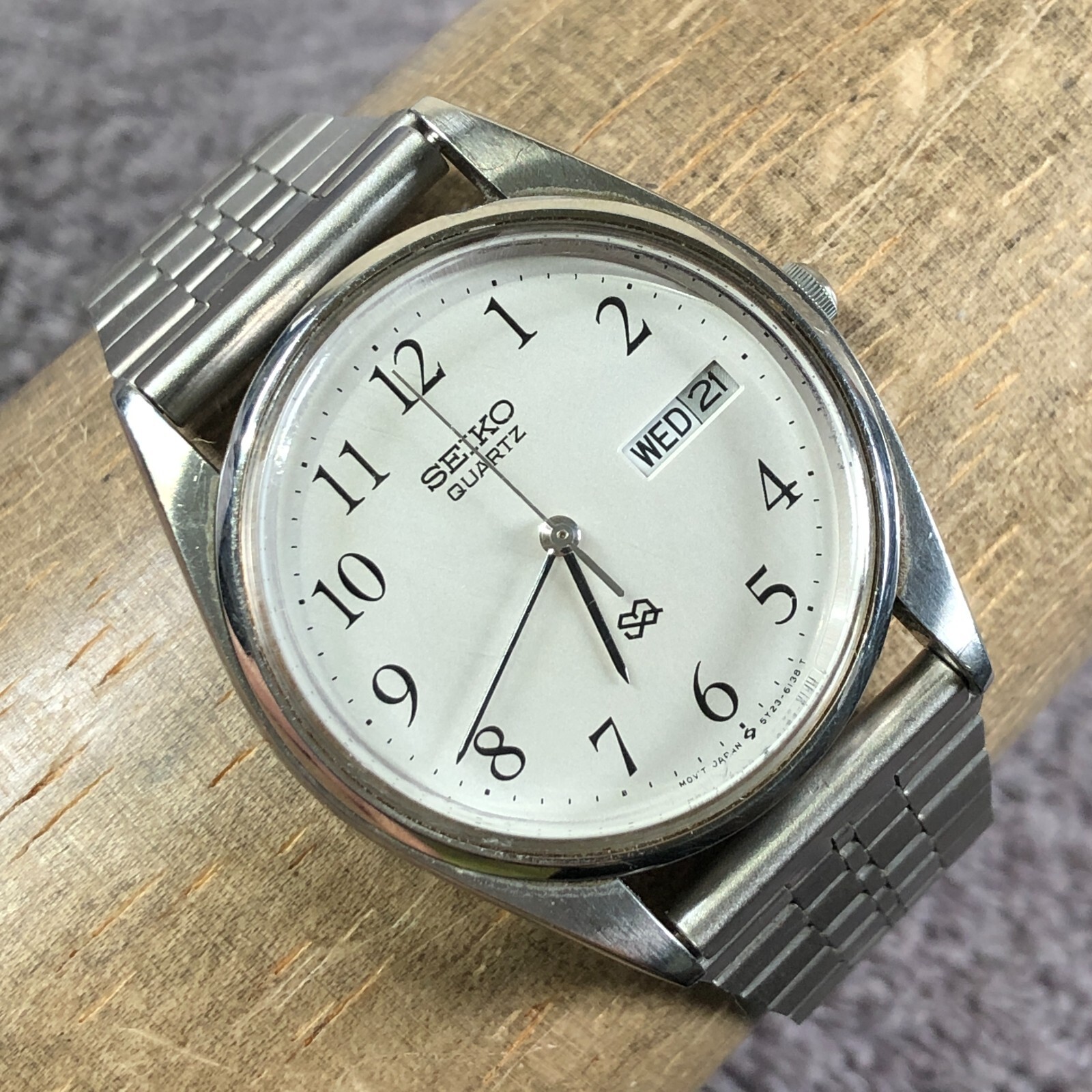 Vtg Seiko SQ Men 5Y23-6029 Silver Dial Day Date 33mm Quartz