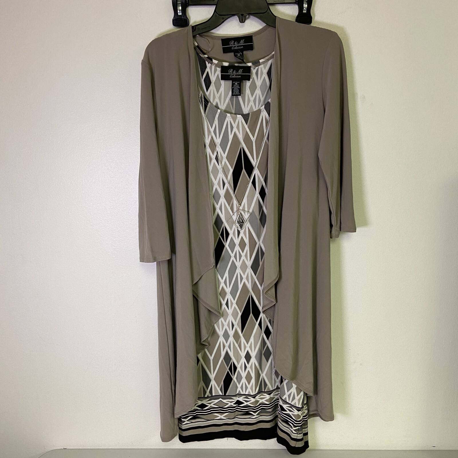 R&M Women's 3/4 Sleeve Cardigan w/ Long Sleeveless Shirt 2pc Set Sz 10 Taupe