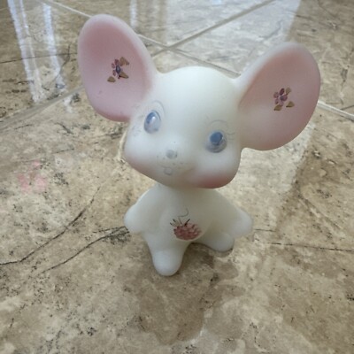 VINTAGE FENTON GLASS SATIN PINK & WHITE MOUSE WITH BLUE EYES HAND PAINTED 3 
