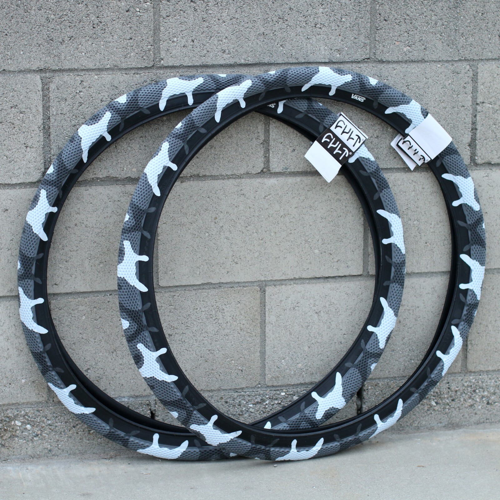 パーツ CULT VANS 29\"x2.10\" Camo Tire _57.JPG?set_id=8800005007
