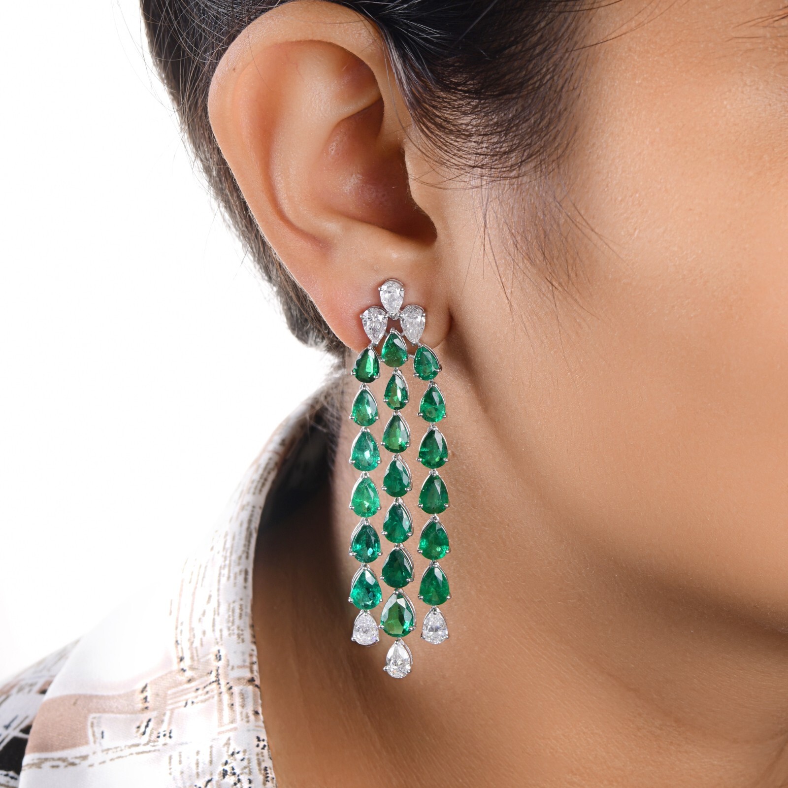 23.68 Tcw H/SI Diamond & Zambian Emerald Chandelier Drop