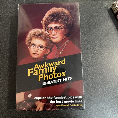 Awkward Family Photos Greatest Hits Table Game Hilarious! Never Used! FREE SHIP!