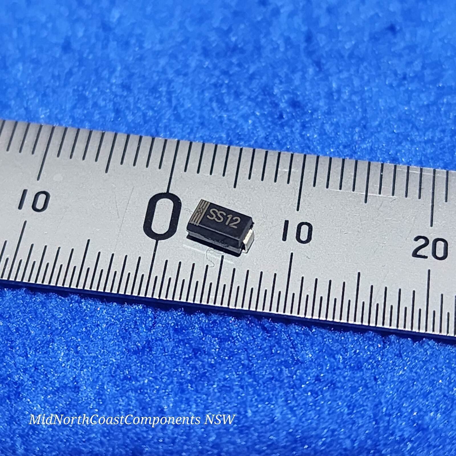 1N5817 SS12 SMA 20V 1A Schottky Barrier Rectifier Diode DO 214-AC
