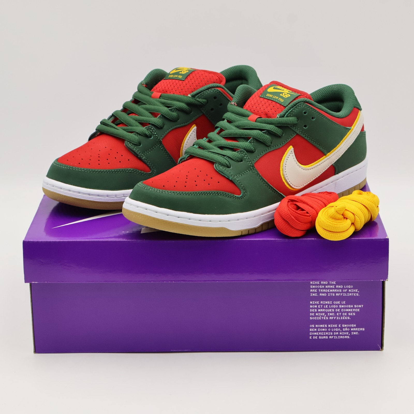 FZ1287-300 Nike SB Dunk Low PRM Seattle Supersonics Fir and FZ1287-300 Nike SB Dunk Low PRM Seattle Supersonics Fir and