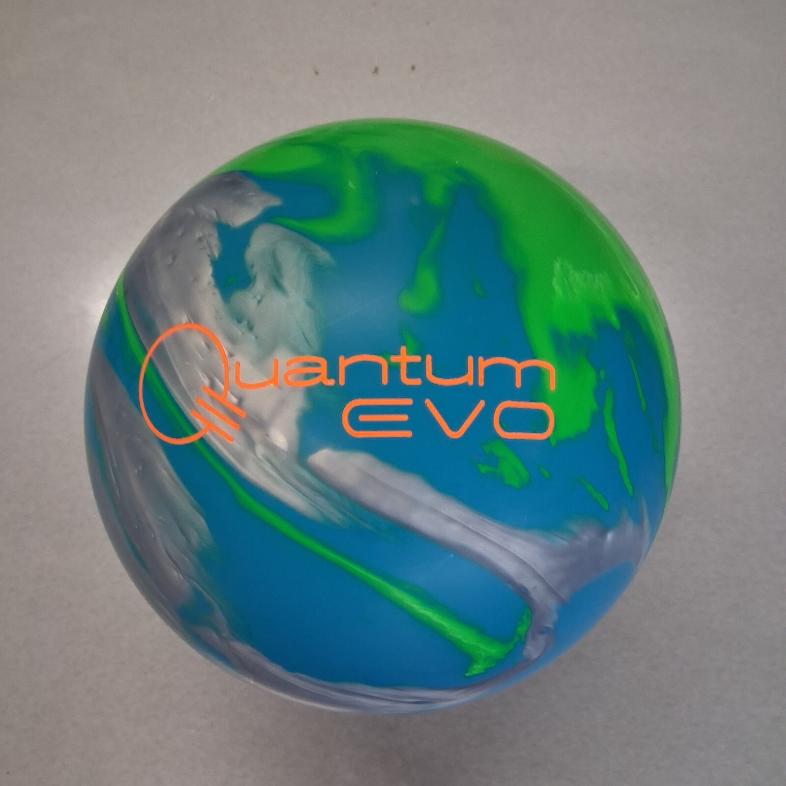 Quantum EVO ハイブリッド１５ポンド Brunswick Quantum Evo Hybrid Bowling Ball 15 lb. NEW IN BOX