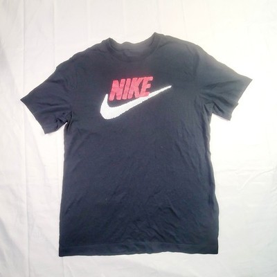 Nike Mens Sportswear Chenille Logo T-Shirt Medium Black Red White Swoosh Tee K81