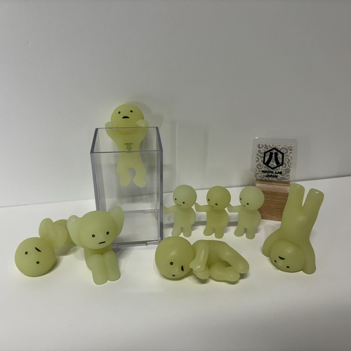 スミスキー Series3 シークレット 考える人 SMISKI Series 3 Peeking Look down GLOW IN THE DARK Figure