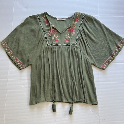Mi Ami Francesca's Olive Green Top Short Sleeve Embroidered