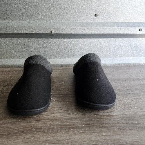 HomeIdeas Men's House Woolen Fabric Memory Foam Slippers - Size Small 7-8