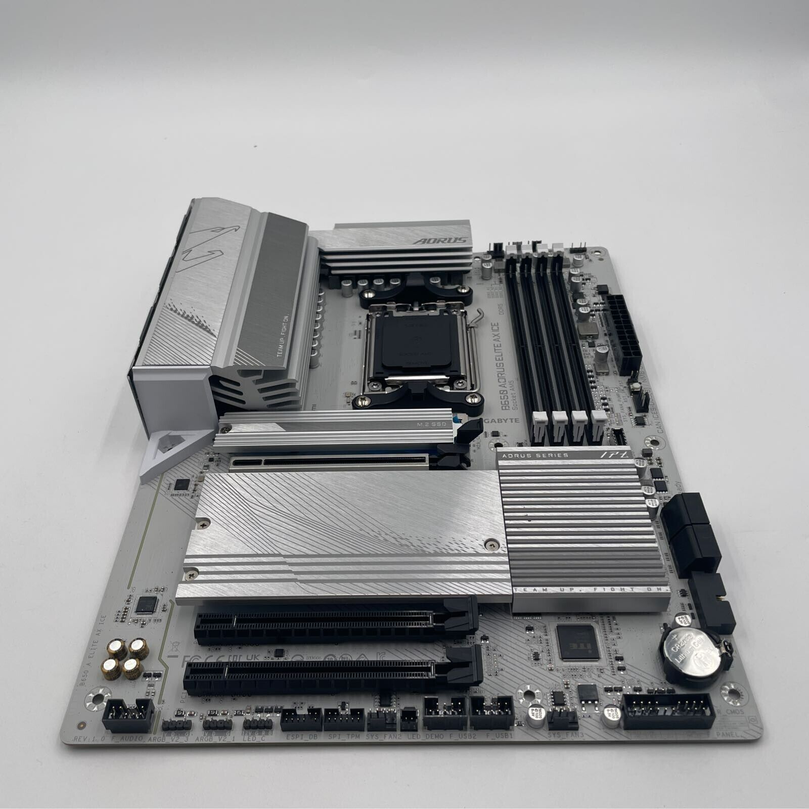 GIGABYTE B650 AORUS Elite AX ICE AM5 LGA 1718 ATX DDR5 M.2 GIGABYTE B650 AORUS Elite AX ICE AM5 LGA 1718 ATX DDR5 M.2