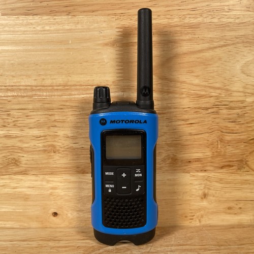 Motorola Talkabout Blue 22-Channel 5-10 Km Range Two-Way Radio Walkie Talkie