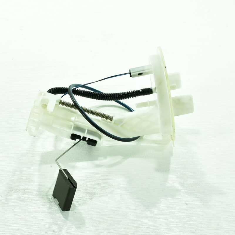 Mercedes-Benz C-E Klasse C204 W204 A207 C207 Pumpe Tankgeber Links A2044700694