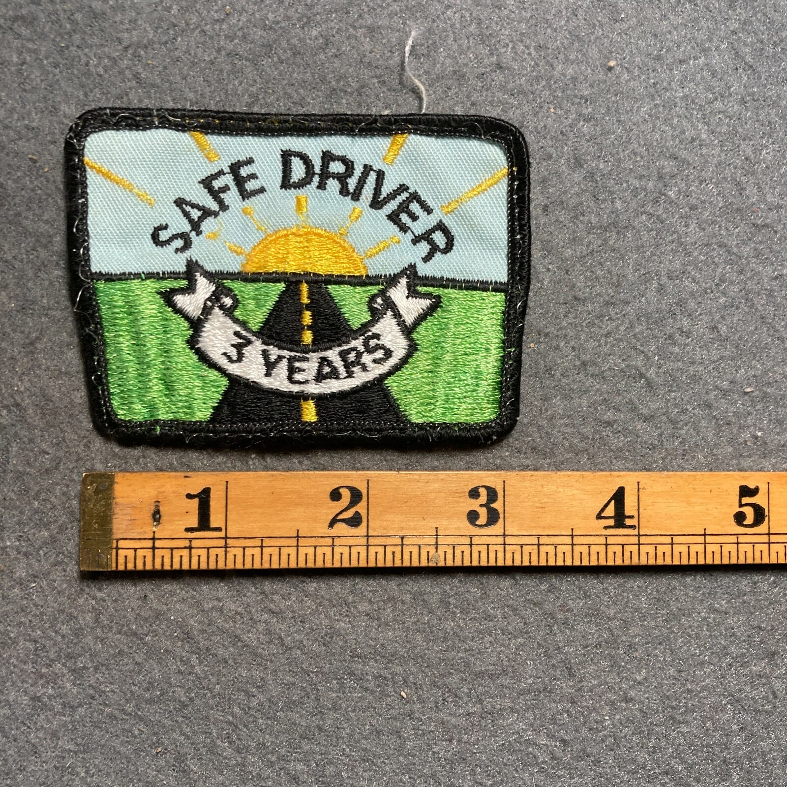 POPULAR ROUND SEW Iron On Patch Badge Transfer Fabric Jeans Applique