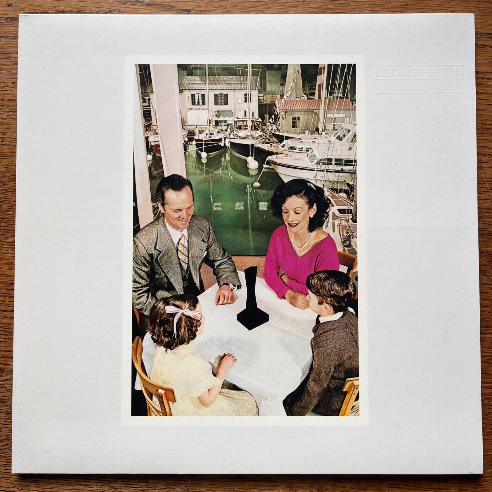 LED ZEPPELIN - Presence - 1976 Original LP Vinyl - SS8416 - Embossed (US) - Mint