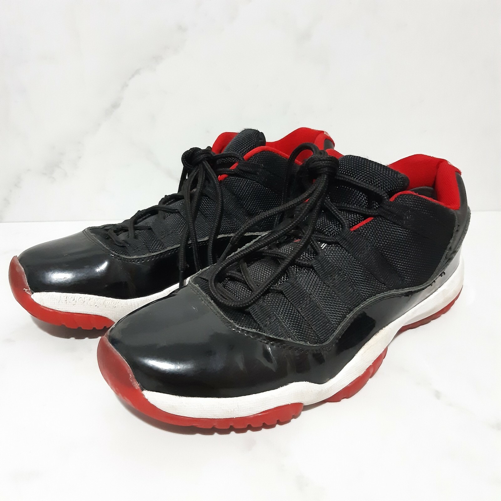 Air Jordan 11 ブラック/レッド 10.5【鑑賞用】 2025年 12月 発売予定】NIKE AIR JORDAN 11 “Black/Red/Grey