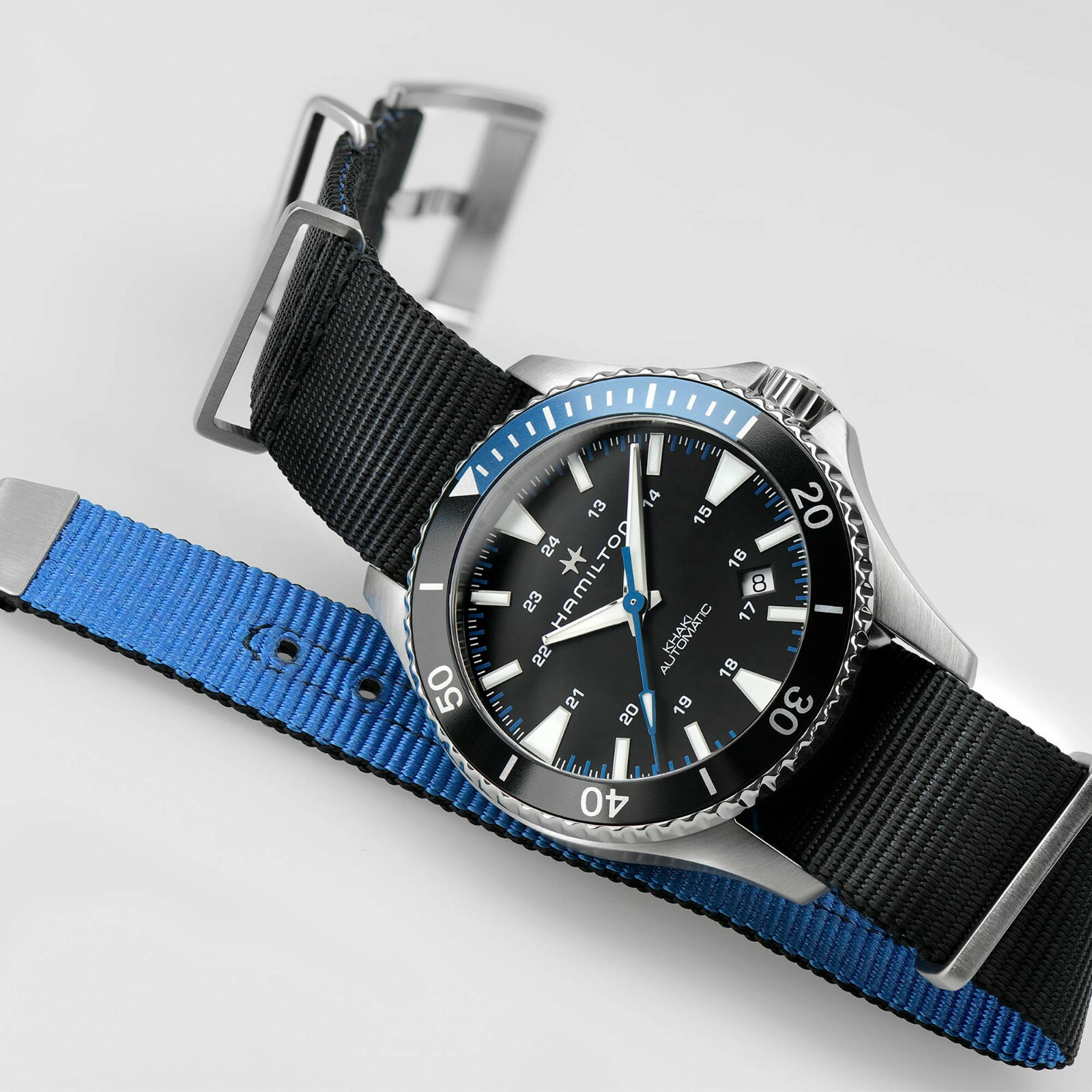 Pre-owned Hamilton H82315931 Khaki Scuba Automatic Black Dial Batman Bezel Men's Watch