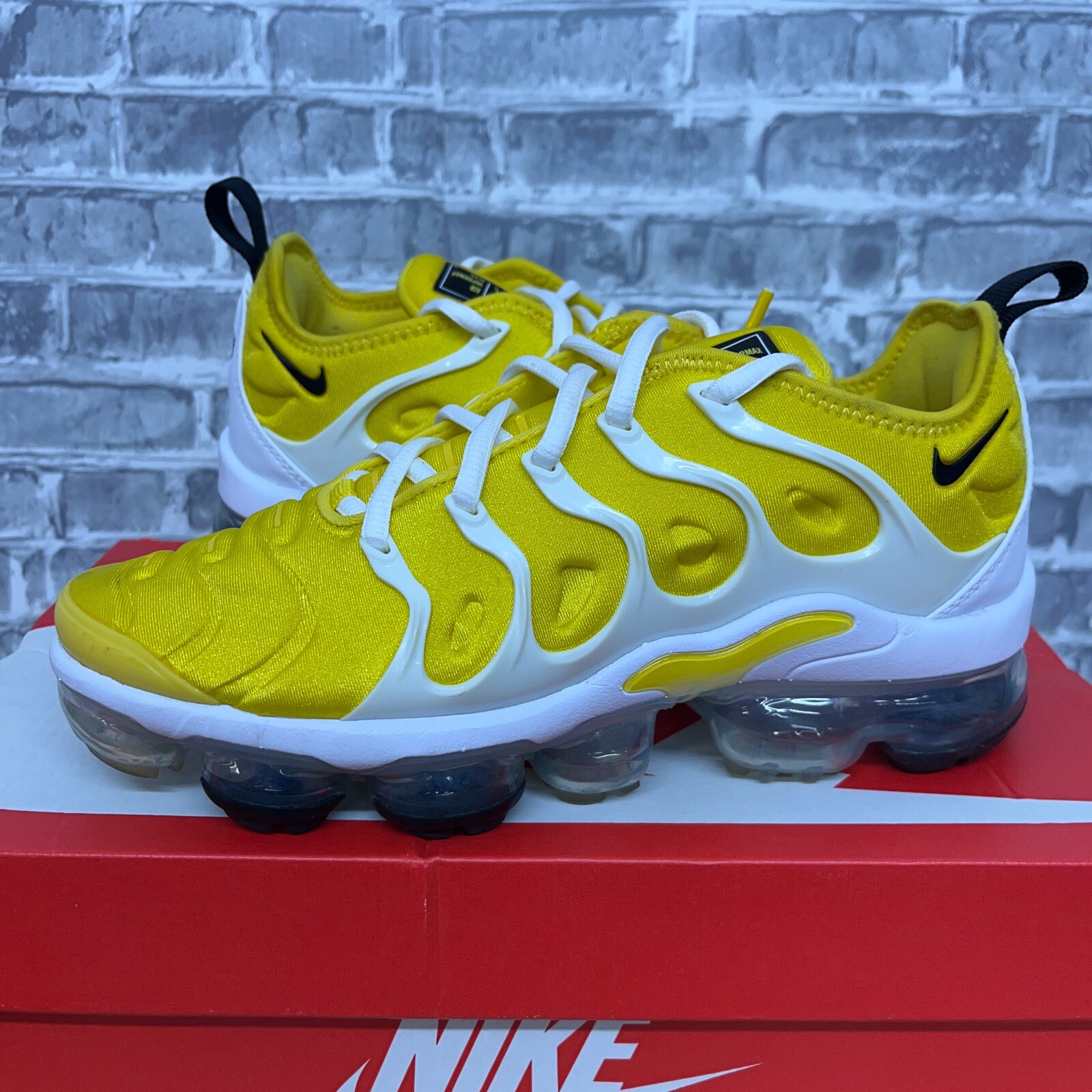vapormax 360 white speed yellow