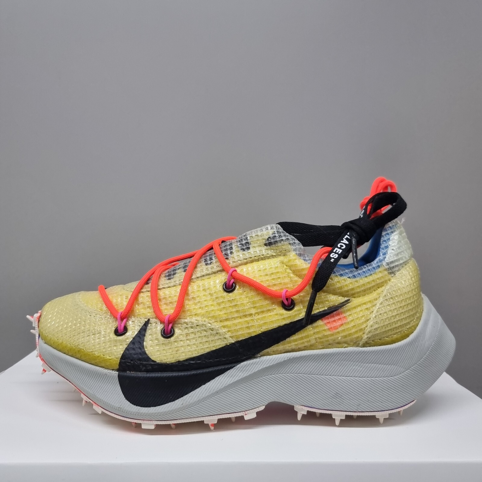 限定残少! Wmn's ZOOM VAPOR STREET \"Off-White - Tour Yellow\" Amazon.com | Nike Womens Zoom Vapor Street CD8178 700 Off