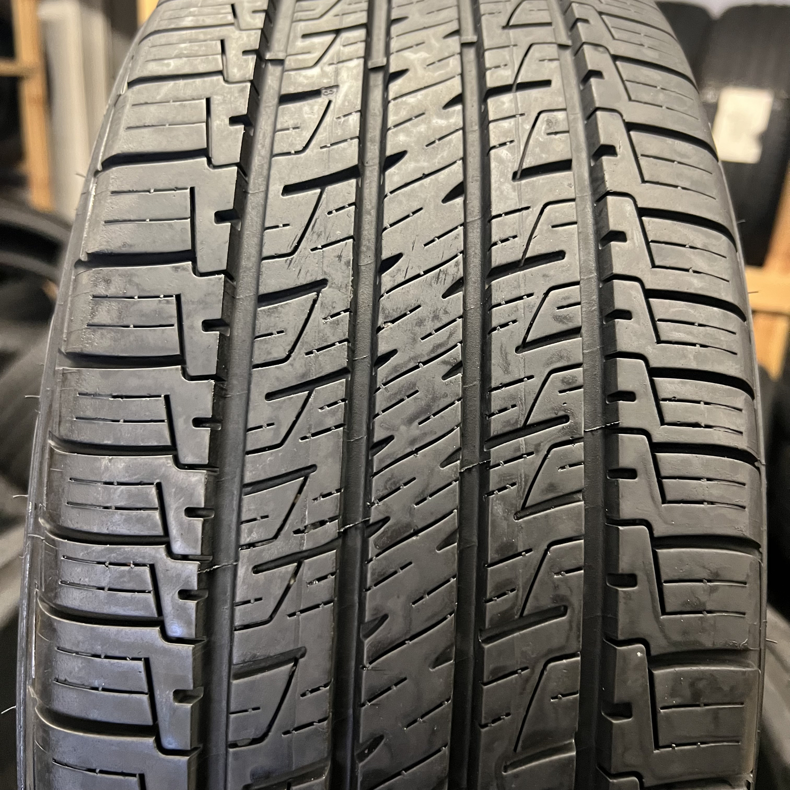 1 Tire NEW Goodyear Assurance Maxlife 215/50R17 215/50/17 95V New