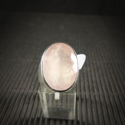 Ring Gr. 59, Silber 925 mit einem Rosenquarz mit Facettenschliff aus Madagaskar