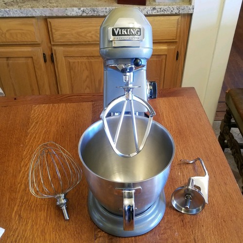 Viking Professional 7 Qt 1000W VSM700 Mixer With Attachments And User Guide