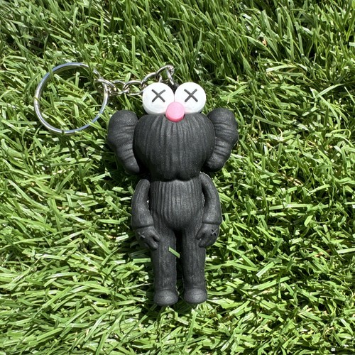 その他 MEDICOM TOY - KAWS WHAT PARTY BLACK SET W/ KEY CHAIN
