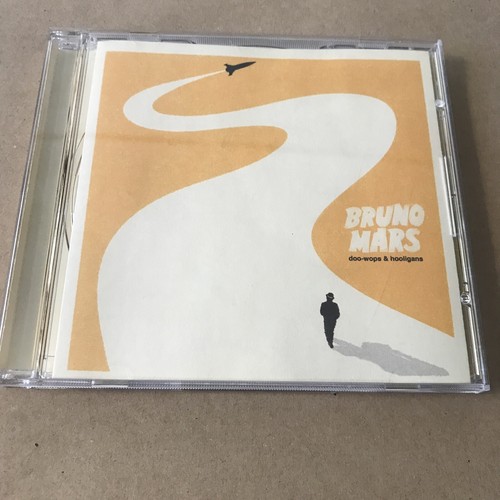 抽象的 brunomars BRUNO MARS - WOOD FIGURE - MDF Fibreboard - Size 20 cm