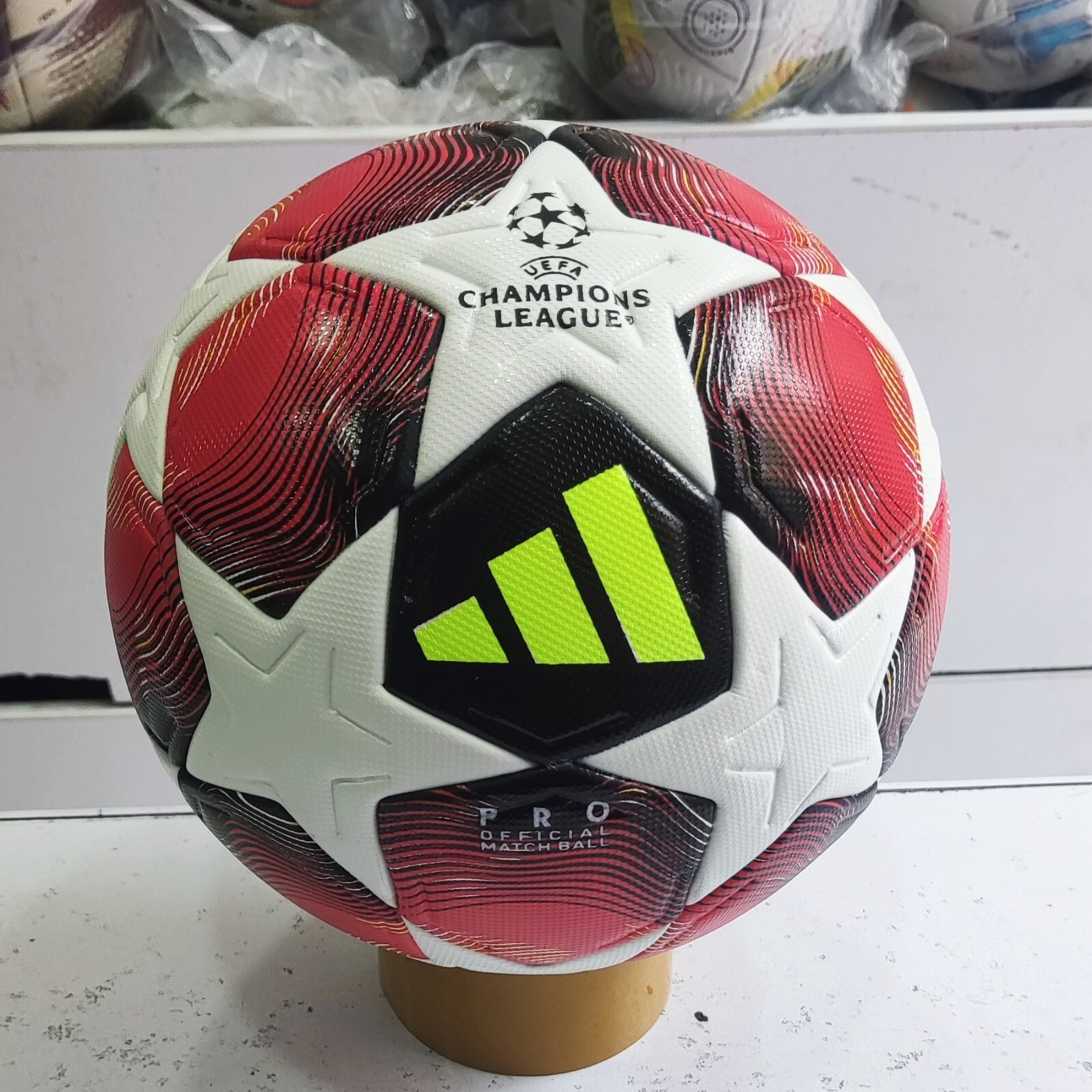 adidas UEFA Champions League Ball サイズ5 adidas UEFA Champions League Soccer Ball - Size 5 - Save 45%
