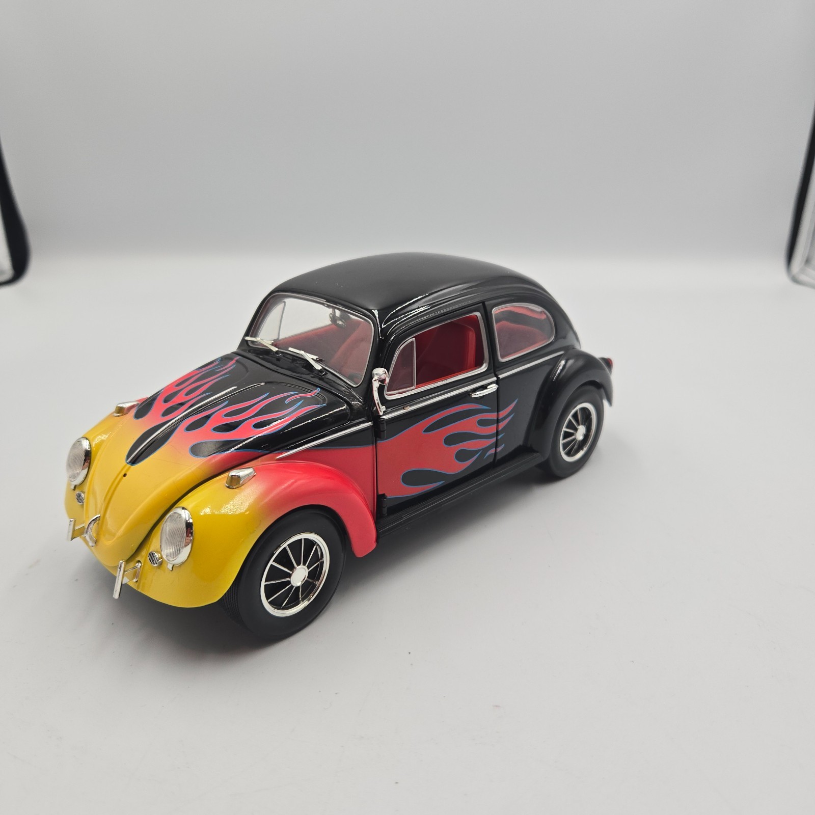 ジョニーライトニング　グレイトフル・デッド1963VW Beetle 1/18 s-l400.jpg