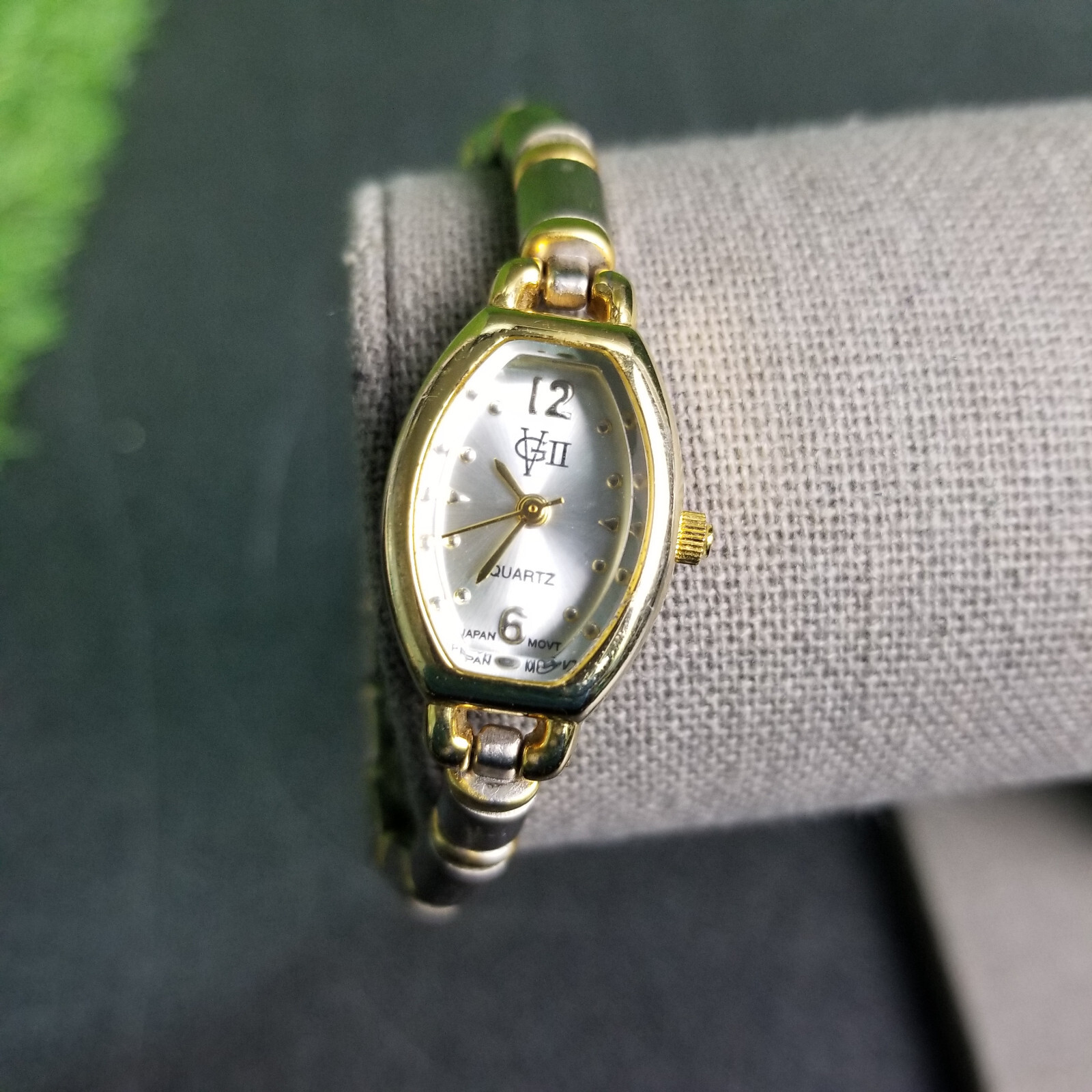 Women's Two Tone VG2 v319 Brushed Silver Gold Color Oval Watch 17mm Cute Classy Women's Two Tone VG2 v319 Brushed Silver Gold Color Oval Watch 17mm Cute Classy