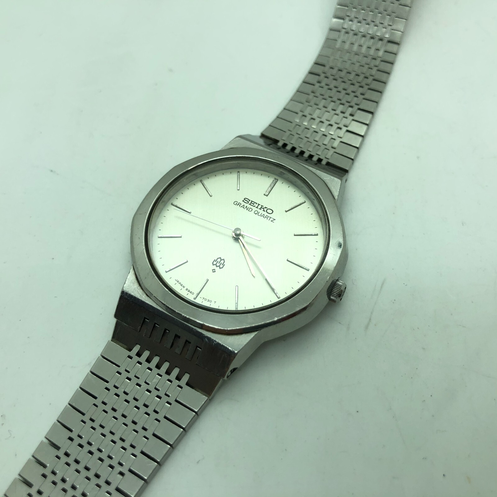 SEIKO GRAND QUARTZ 9943-8020 腕時計　ジャンク Seiko Grand Quartz 9943-8020 Vintage HGP Day Date Gold Round