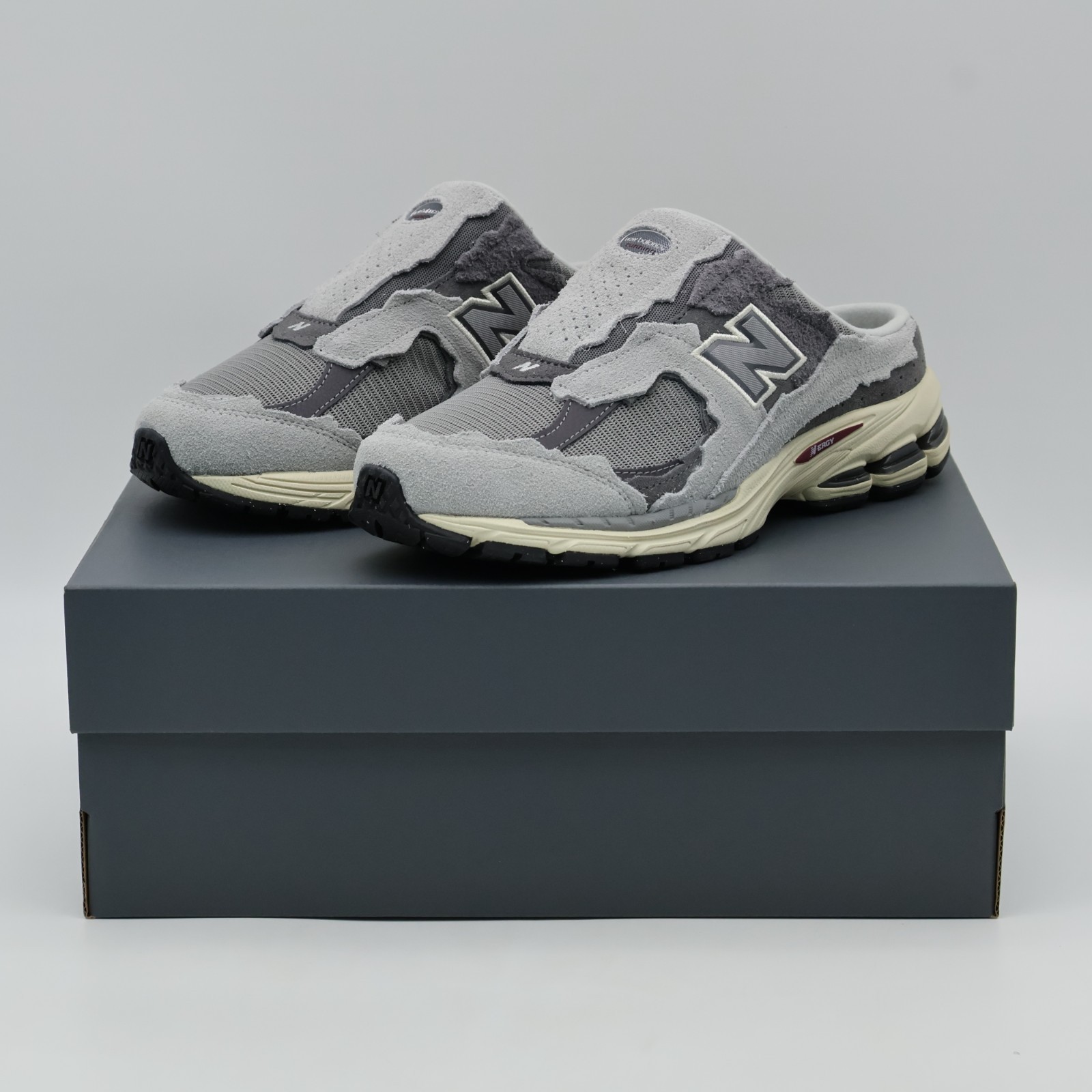 M2002NA New Balance 2002R Mule Protection Pack Rain Cloud