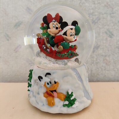 Enesco Disney Snow Globe Music Box Minnie & Mickey Mouse And Pluto Sleigh Ride