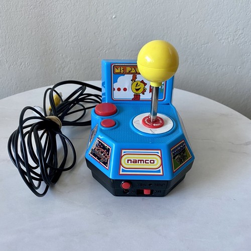 Jakks Pacific 2004 Namco Plug and Play TV Games Ms. PacMan. Tested