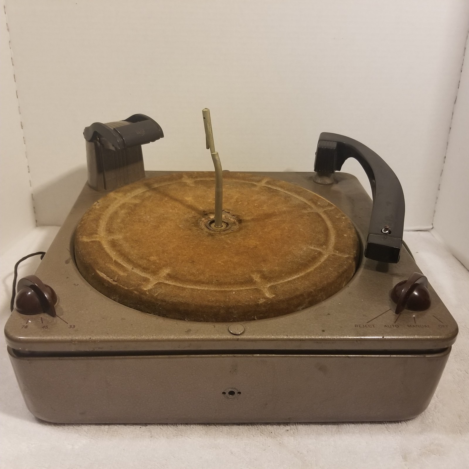 Vintage 1950's General Electric GE Record Player for Parts or Restore Untested
