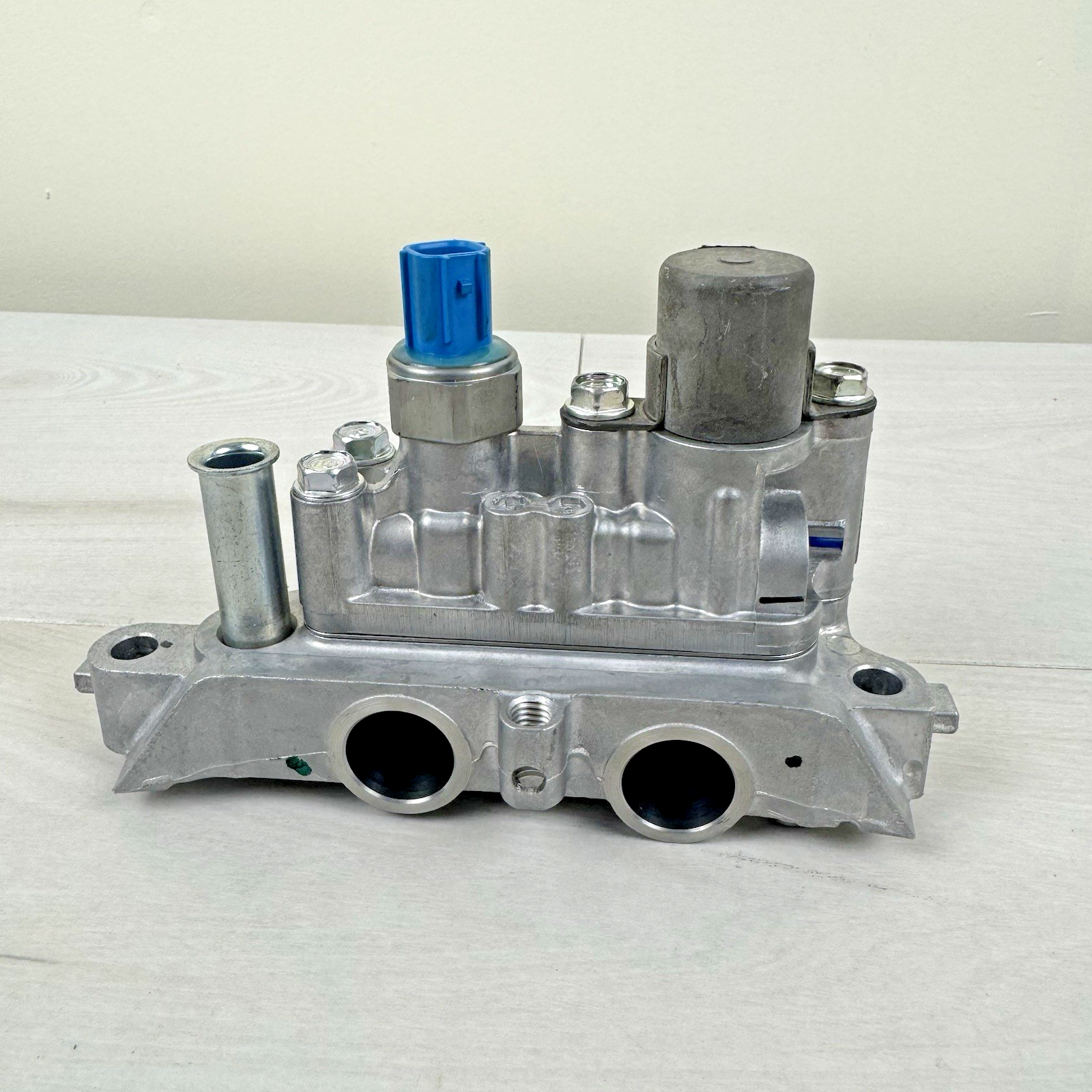 15810R70A04 Engine Variable Valve Timing (VVT) Solenoid for Honda Odyssey Acura