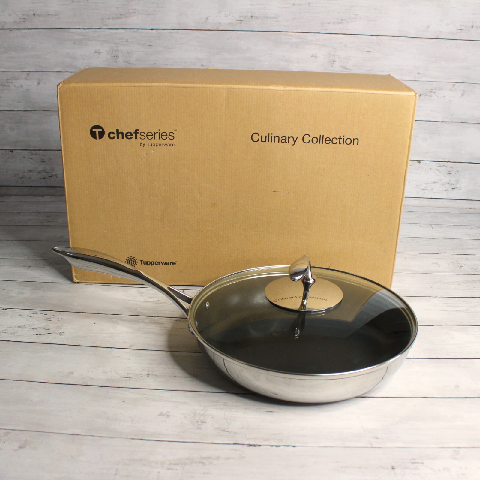 美品！Tupperware フライパンフタ付き(28センチ) タッパウェアー 未使用 タッパーウェア フライパン 28㎝ Tupperware タッパーウェア