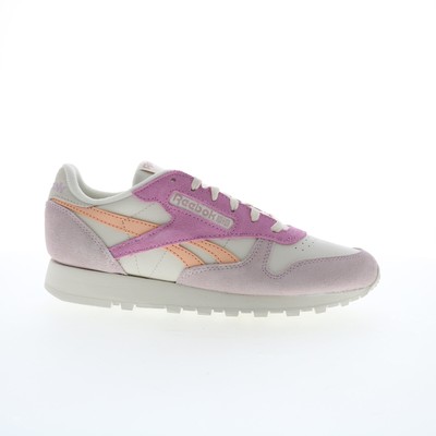 Классические кожаные женские кроссовки Reebok из бежевой замши на шнуровке Lifestyle Sneakers