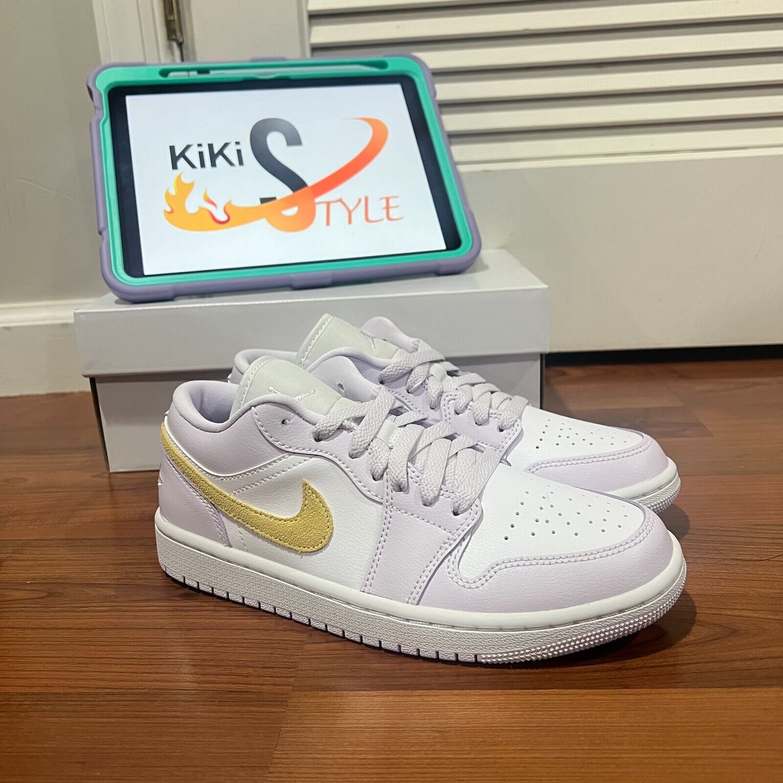 New With Box Jordan 1 Low Barely Grape Women's Shoes DC0774 New With Box Jordan 1 Low Barely Grape Women's Shoes DC0774