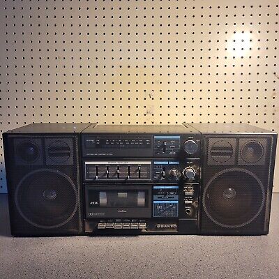 Vintage Sanyo Boombox Model:C30 AM/FM 80s Radio Cassette Vintage Sanyo Boombox Model:C30 AM/FM 80s Radio Cassette